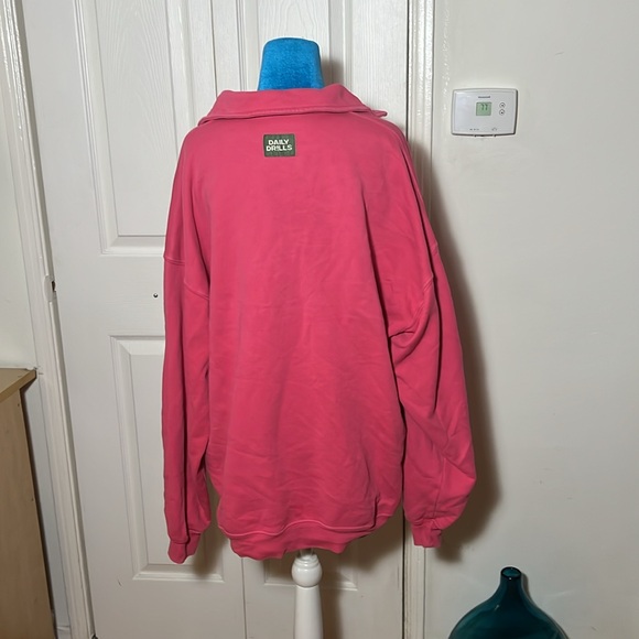 Daily Drills Fuchsia Pullover Sweatshirt Women’s Medium - Picture 5 of 7